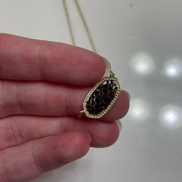 Kendra Scott Elisa Pendant Necklace! - Picture 2 of 4